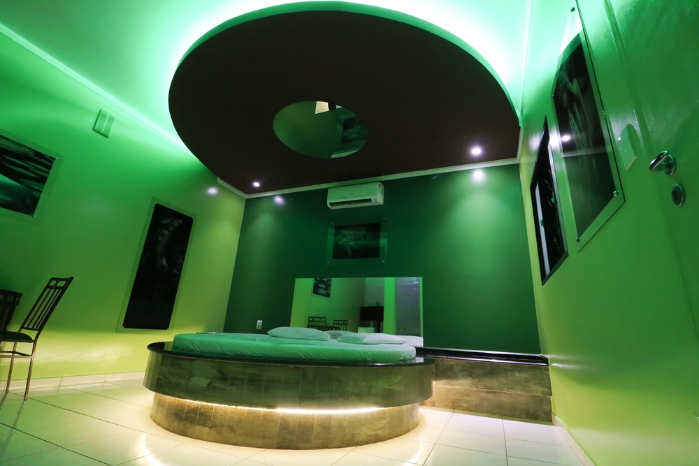 Foto da Amazônia no Motel Psiu com Frigobar — suíte temática em Catanduva