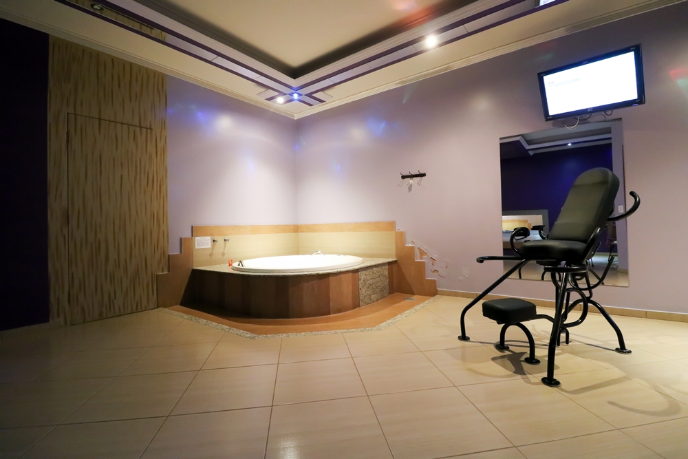 Foto da Ametista no Motel Psiu com Frigobar — suíte temática em Catanduva
