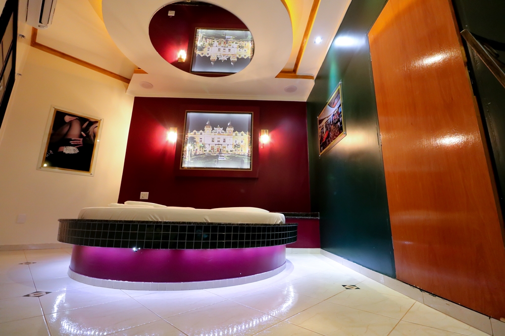 Foto da Monte Carlo no Motel Psiu com Cama redonda — suíte temática em Catanduva