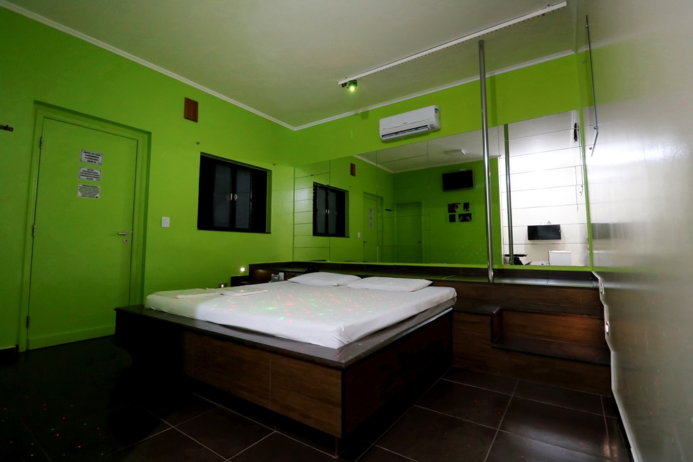 Foto da Star Dance no Motel Psiu com Frigobar — suíte temática em Catanduva